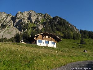 Bärghüs Gastlosen im Sommer